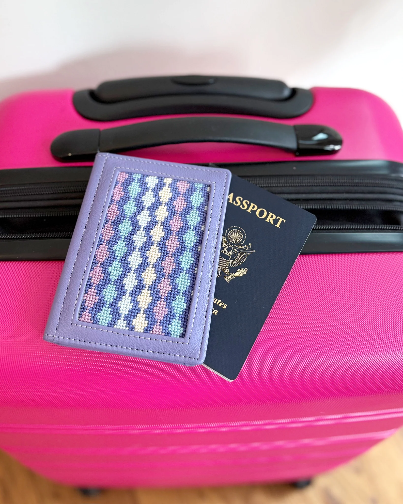 "On The Move" Happy Stitching All-In-One Passport Case Kit - Image 3