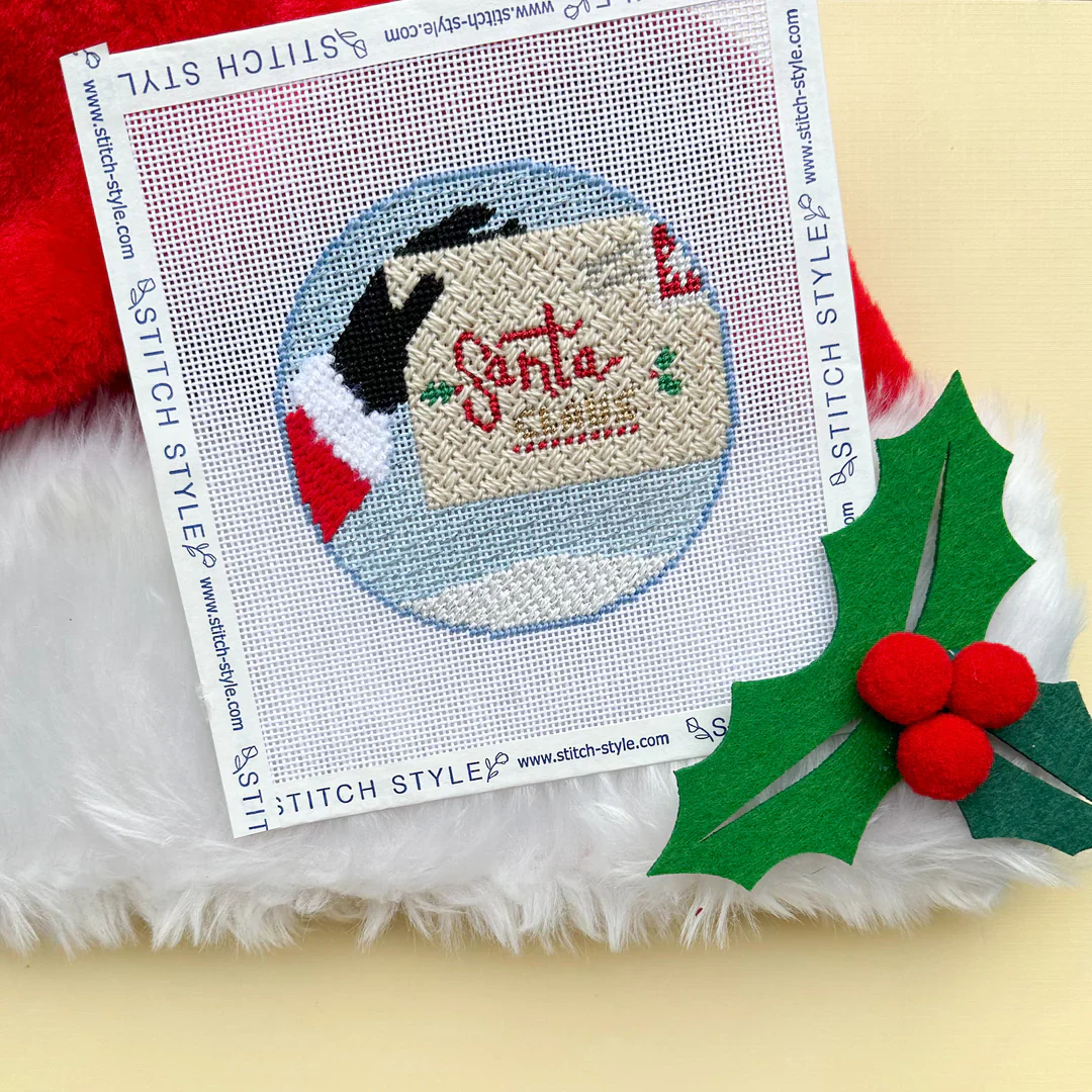 Santa and Letter Round Canvas
