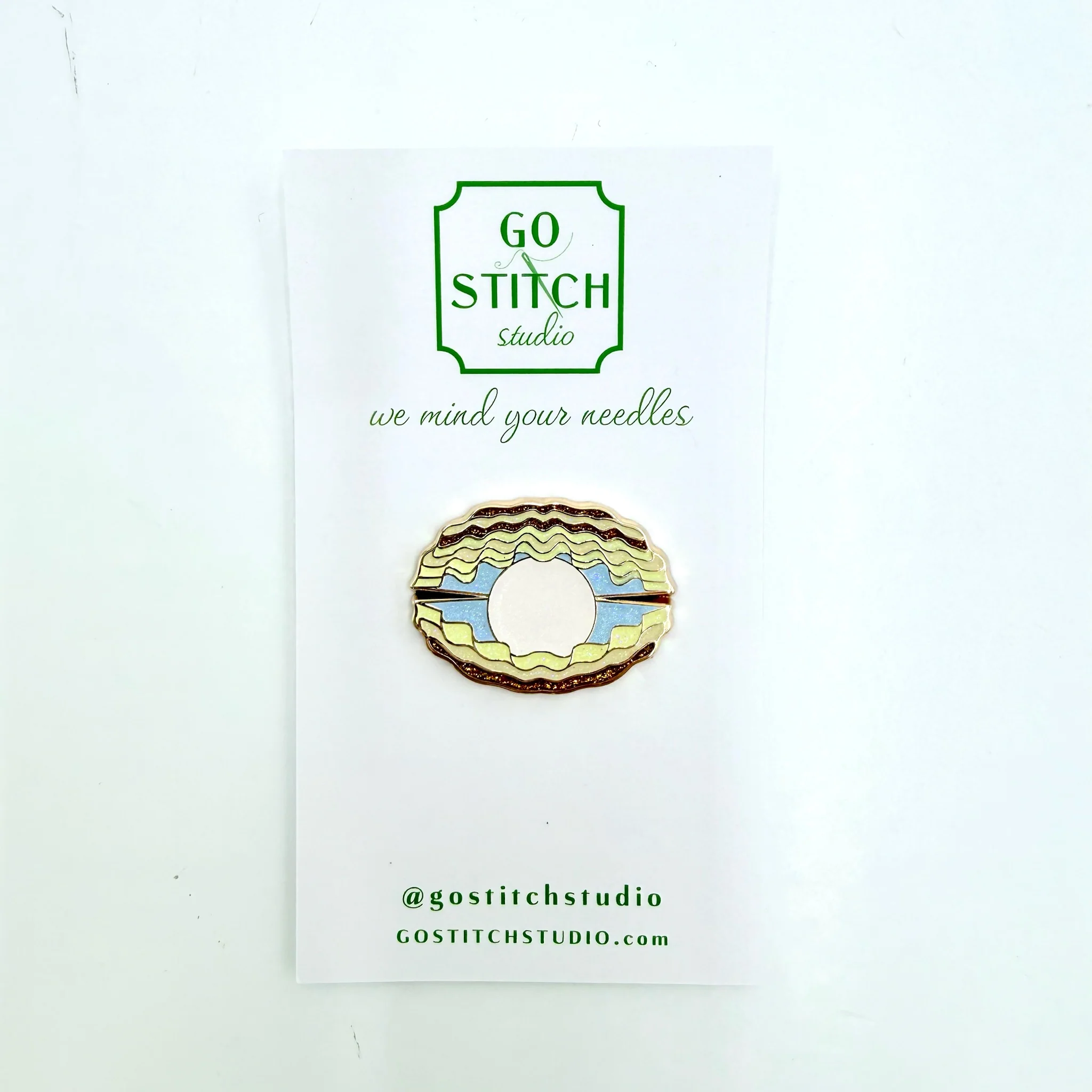 Scallop Pearl Needle Minder